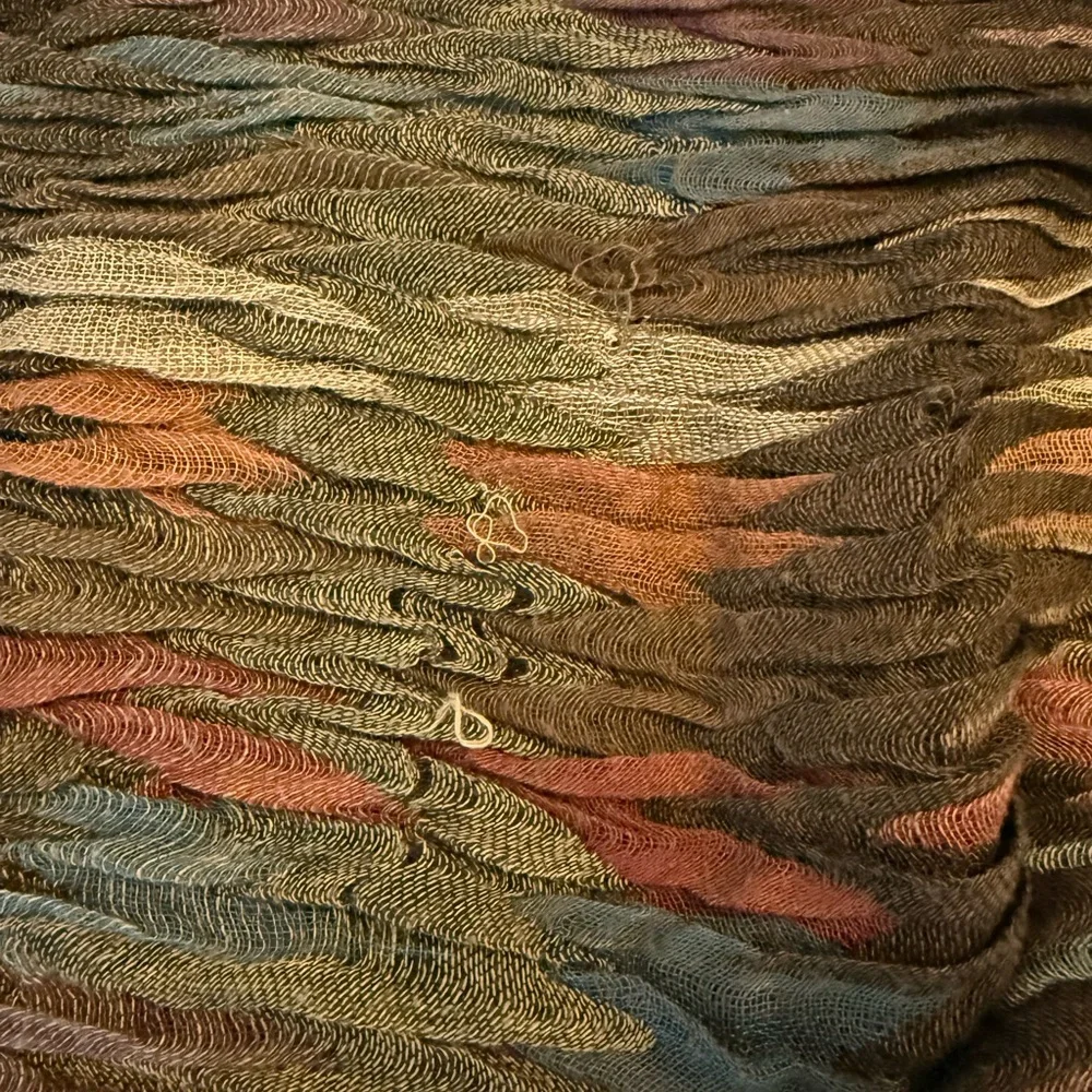 Multicolor Textured Scarf with Fringe
